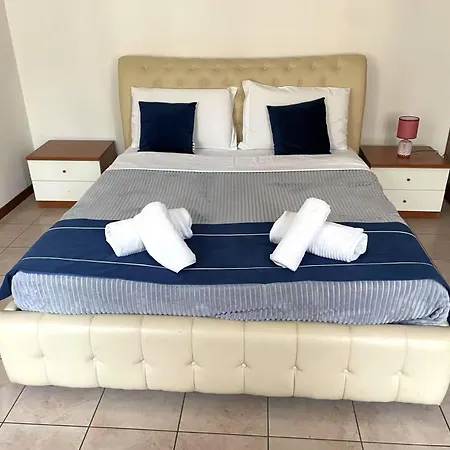 Apartment Flat Blue Verona