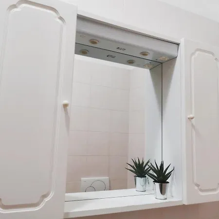 Flat Blue Apartment *