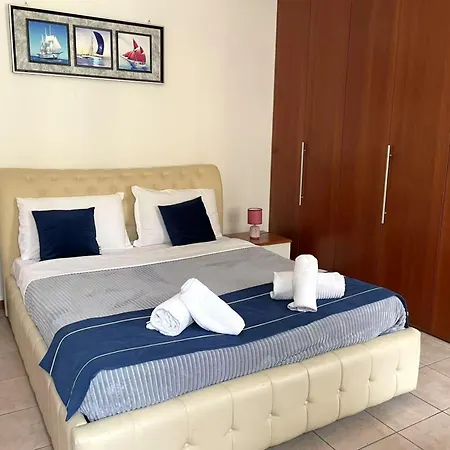 Flat Blue Apartment *